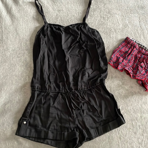 Victoria’s Secret PINK romper size small and shorts size extra small - Picture 1 of 5